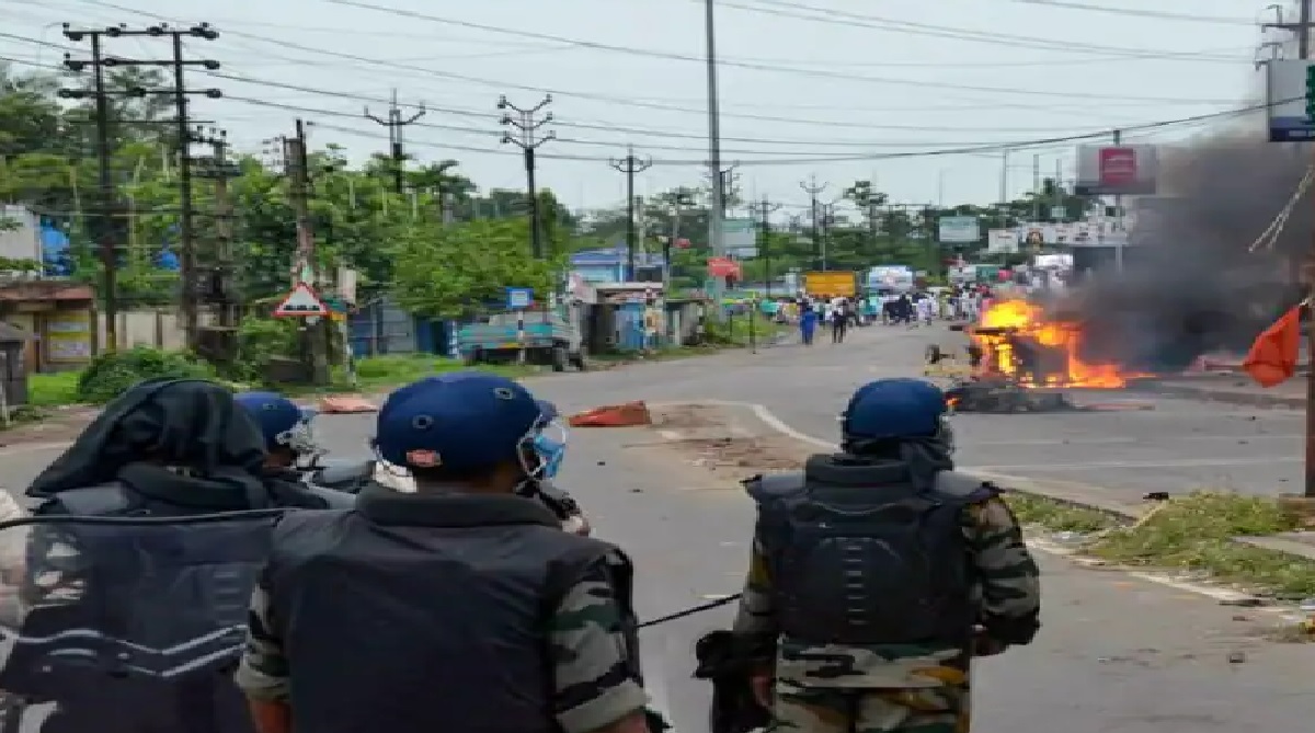 Prophet Remark Row: पश्चिम बंगाल के हावड़ा में लगातार दूसरे दिन हिंसा, पुलिस ने दंगाइयों पर दागे आंसूगैस के गोले