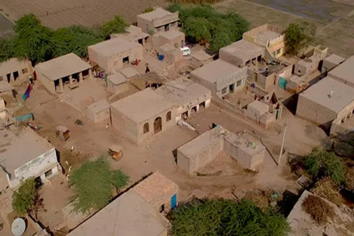 Ajab-Gazab News: 700 सालों से शापित इस गांव में नहीं है एक भी दो मंजिला घर, वजह जानकर चौंक जाएंगे आप