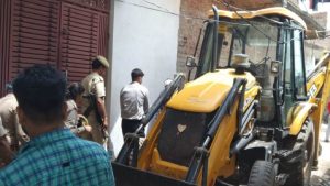 MP Breaking: बड़ी कार्रवाई! व्यक्ति के चेहरे पर पेशाब करने वाले प्रवेश शुक्ला के घर चला बुलडोजर, लगाया गया NSA