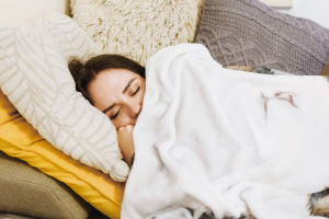 Vastu Tips: सोते समय ध्यान रखें ये बातें, नहीं तो उठाने पड़ सकते हैं भारी नुकसान