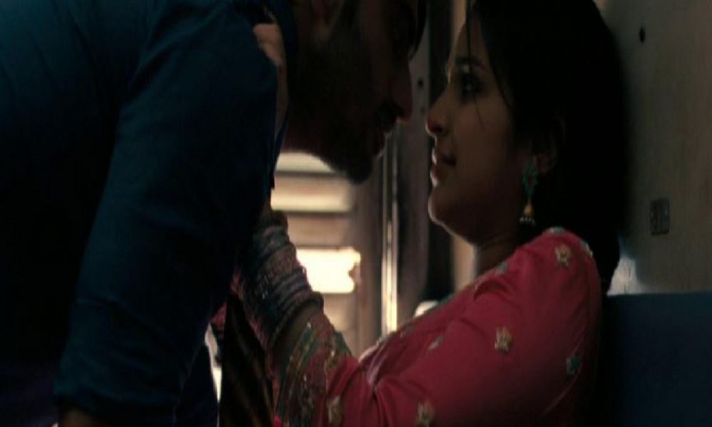 Bollywood Controversy: जब चलती ट्रेन में परिणिति संग फिजिकल हो गए थे अर्जुन कपूर, वीडियो लीक होने के बाद मच गया था बवाल