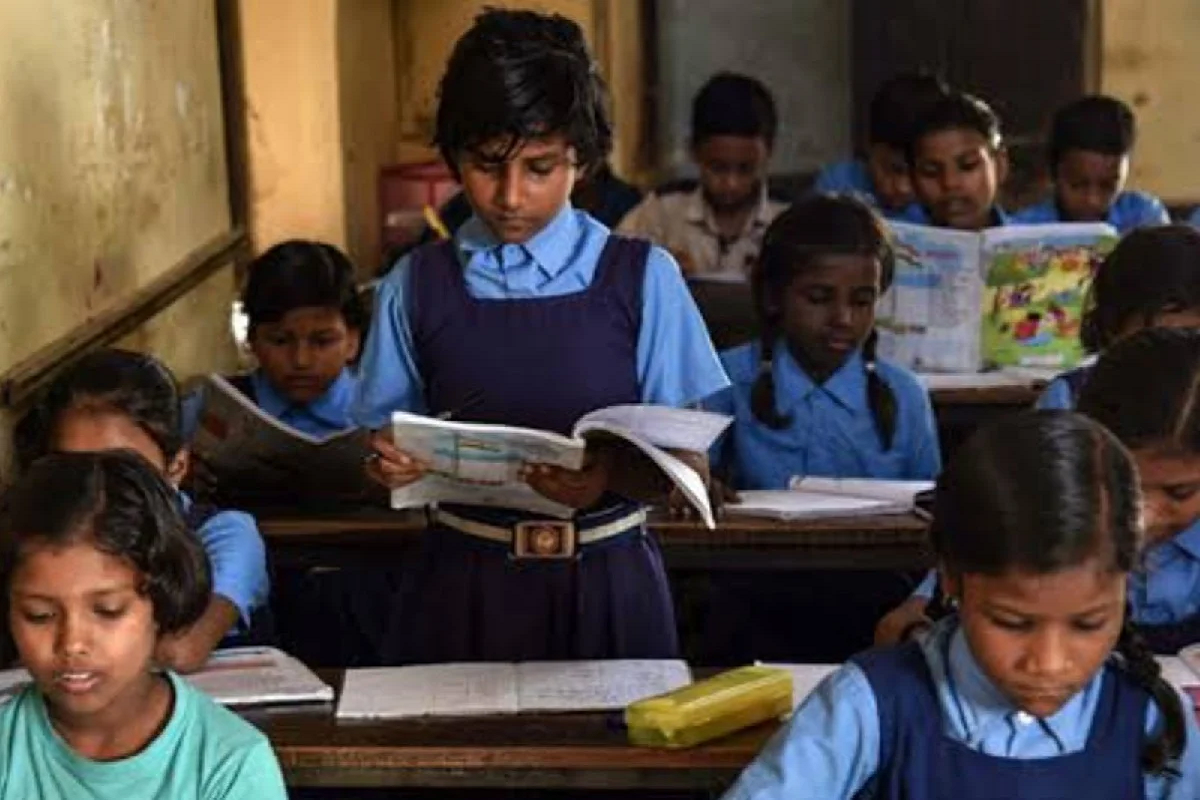 NCPCR: झारखंड बिहार के स्कूलों में Friday ऑफ पर एनसीपीसीआर ने मांगी रिपोर्ट; जानिए, संडे-छुट्टी की कब हुई शुरुआत?