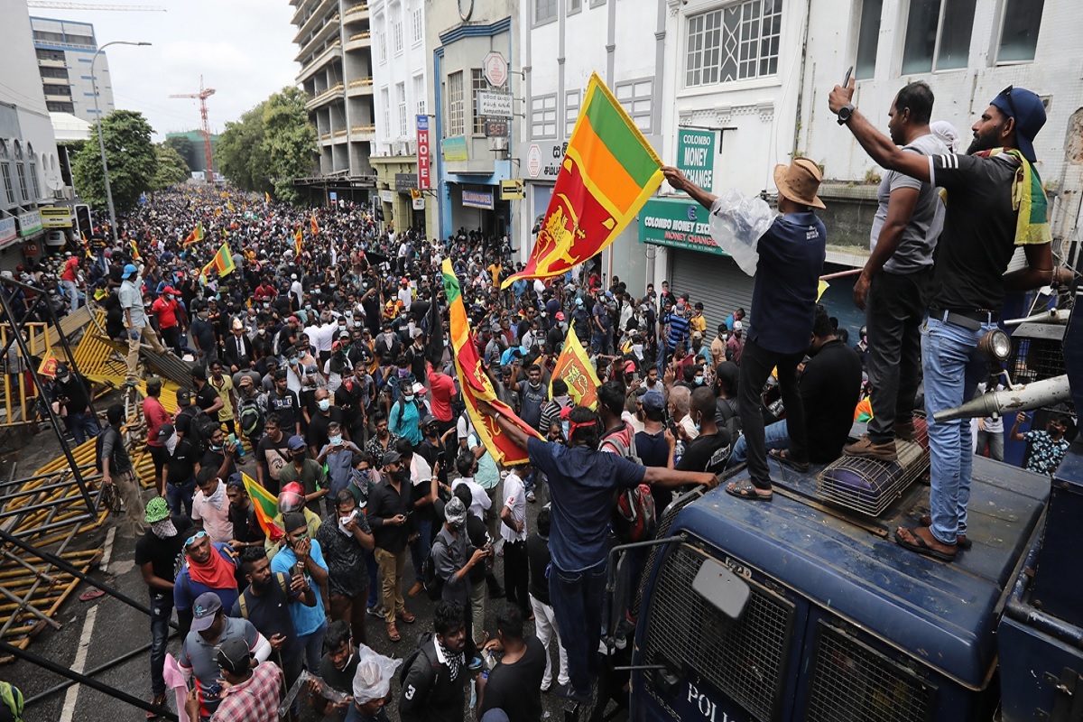 Sri Lanka Crisis: भारत पर श्रीलंका से 12 गुना अधिक कर्ज लेकिन फिर भी कभी देश की हालत श्रीलंका जैसी नहीं होगी, इसकी वजह समझिए