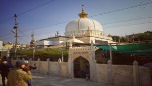 Rajasthan: उदयपुर में हत्या और खादिमों की नूपुर पर हेट स्पीच का असर, पर्यटकों ने अजमेर दरगाह से बनाई दूरी, होटल बुकिंग भी करा रहे कैंसल