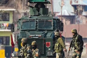 Jammu-Kashmir: पुलवामा में सुरक्षाबलों पर आतंकी हमला, एक जवान शहीद, एक घायल