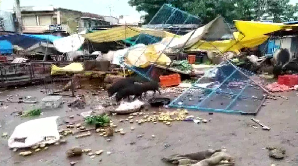 Karnataka Violence: कर्नाटक के केरुर में छेड़छाड़ के बाद सांप्रदायिक हिंसा, जमकर तोड़फोड़ और आगजनी