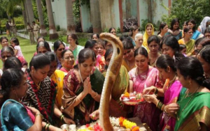 Nag Panchami 2022: नागपंचमी को इन 12 नागदेवों की होती है पूजा, जानिए कैसे करें नागदेवता को खुश?
