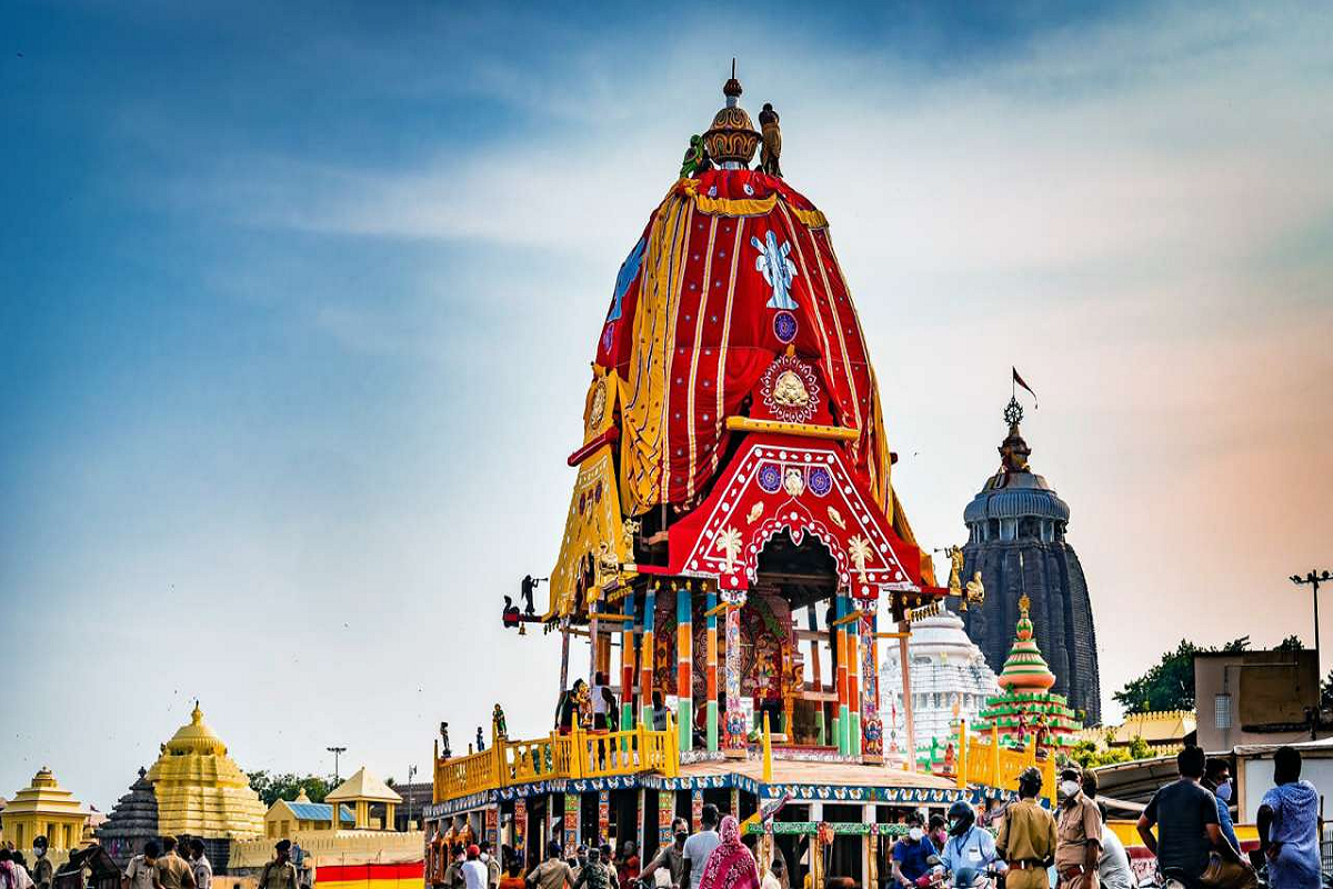 Rath Yatra 2022: जगन्नाथ रथ यात्रा में सोने की झाड़ू से की जाती है सफाई, दुनिया की सबसे बड़ी रसोई में बनता है प्रसाद, जानिए मंदिर से जुड़े कई अद्भुत रहस्य