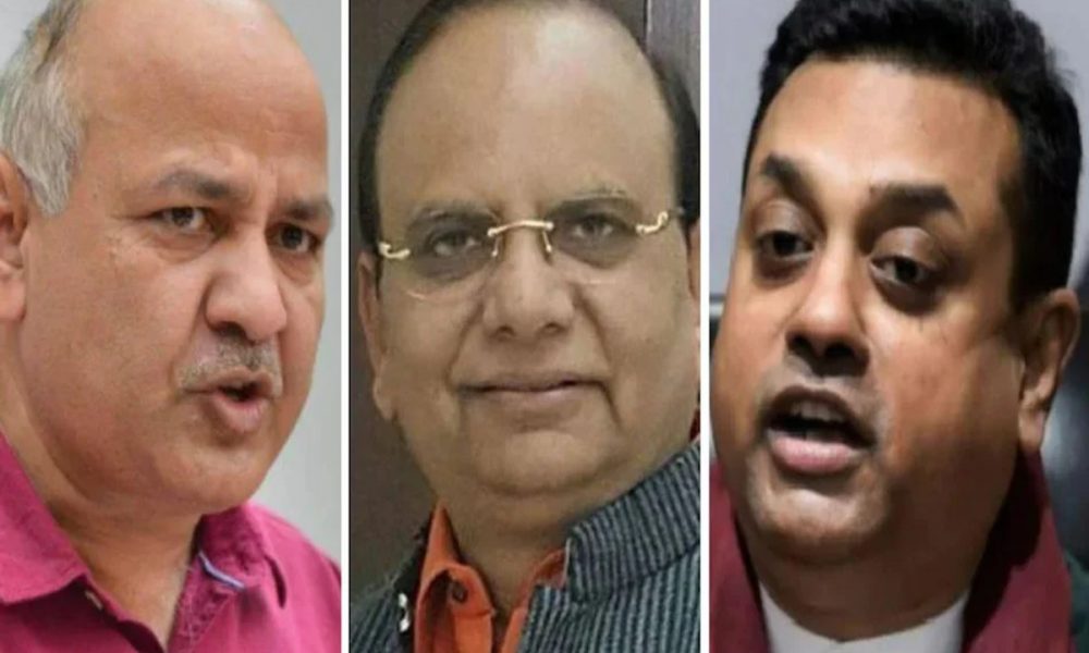 Delhi: दिल्ली में शराब पर मचे बवाल के बीच LG का बड़ा एक्शन, 11 अफसरों पर गिरी गाज