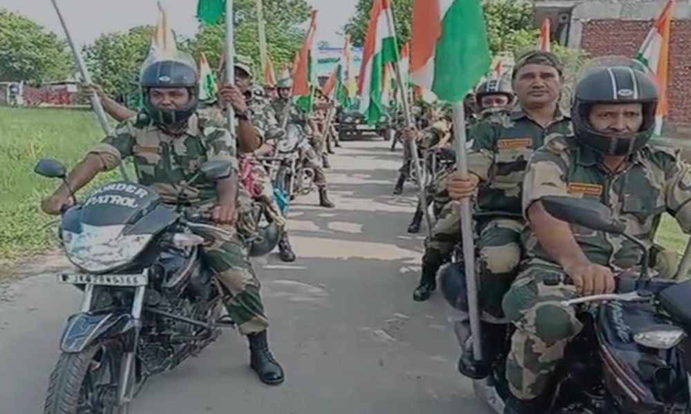 Video: ‘हर घर तिरंगा अभियान’ को BSF जवानों ने दी नई उड़ान, ऐसा करके जीत लिया सबका दिल, देखिए दिल खुश कर देने वाला ये वीडियो