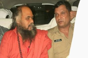 Madhya Pradesh: दिग्विजय सिंह की जीत का यज्ञ करने वाले मिर्ची बाबा रेप केस में गिरफ्तार,कमलनाथ से भी करीबी