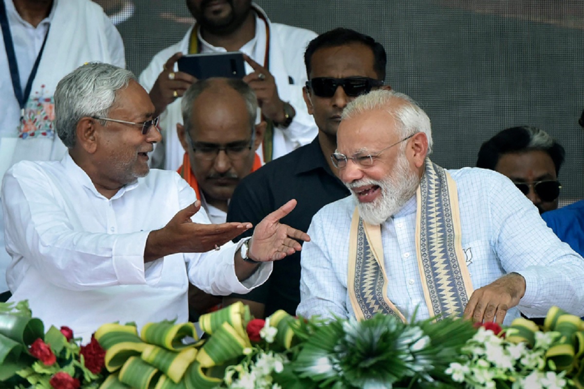 Bihar: अपनी पार्टी और हैसियत खतरे में है लेकिन सपना देख रहे दिल्ली का, PM मोदी को 2024 की चुनौती देते हुए नीतीश ने कहा…