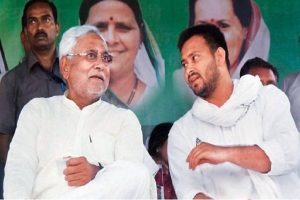 Bihar: फोन पर 3-4 दिन से लगे हुए थे चाचा और भतीजा, यहां जानिए बिहार में सत्ता परिवर्तन की इनसाइड स्टोरी