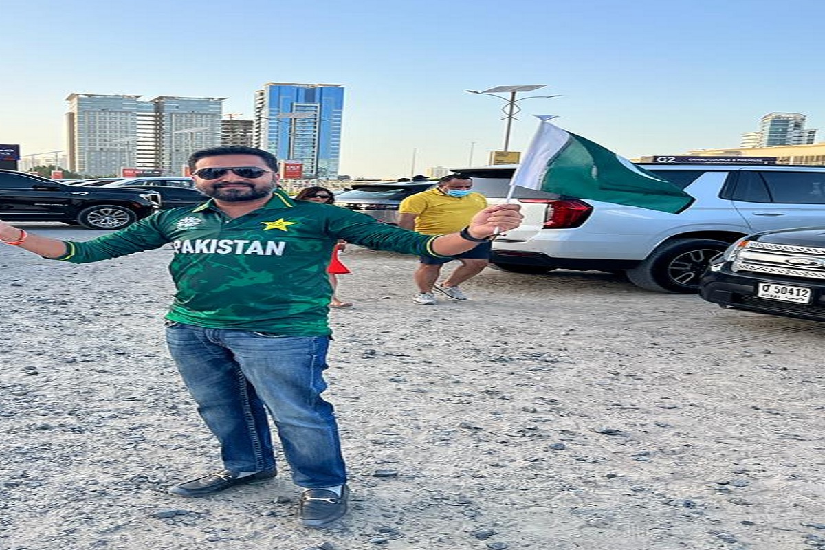 Ind Vs Pak Asia Cup 2022: ‘दुबई में दिखा भारत का गद्दार’, पाक खिलाड़ियों की हौसला आफजाई के लिए बरेली के कारोबारी ने फहराया पाकिस्तानी झंडा, भड़के हिंदू संगठन