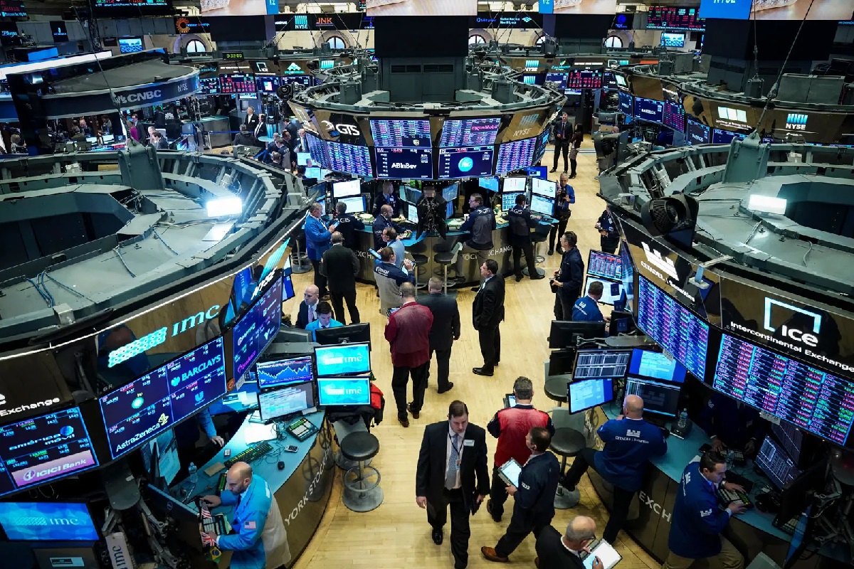 Stock Market News : शेयर बाजार के निवेशकों के लिए खुशखबरी, गिरावट के दिनों को पीछे छोड़ 60,000 के पार पहुंचा सेंसेक्स