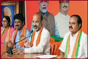 Telangana Politics: तेलंगाना में महाराष्ट्र जैसा हाल!, अब TRS के 12 विधायक देंगे इस्तीफा, BJP के इस दावे से मची खलबली