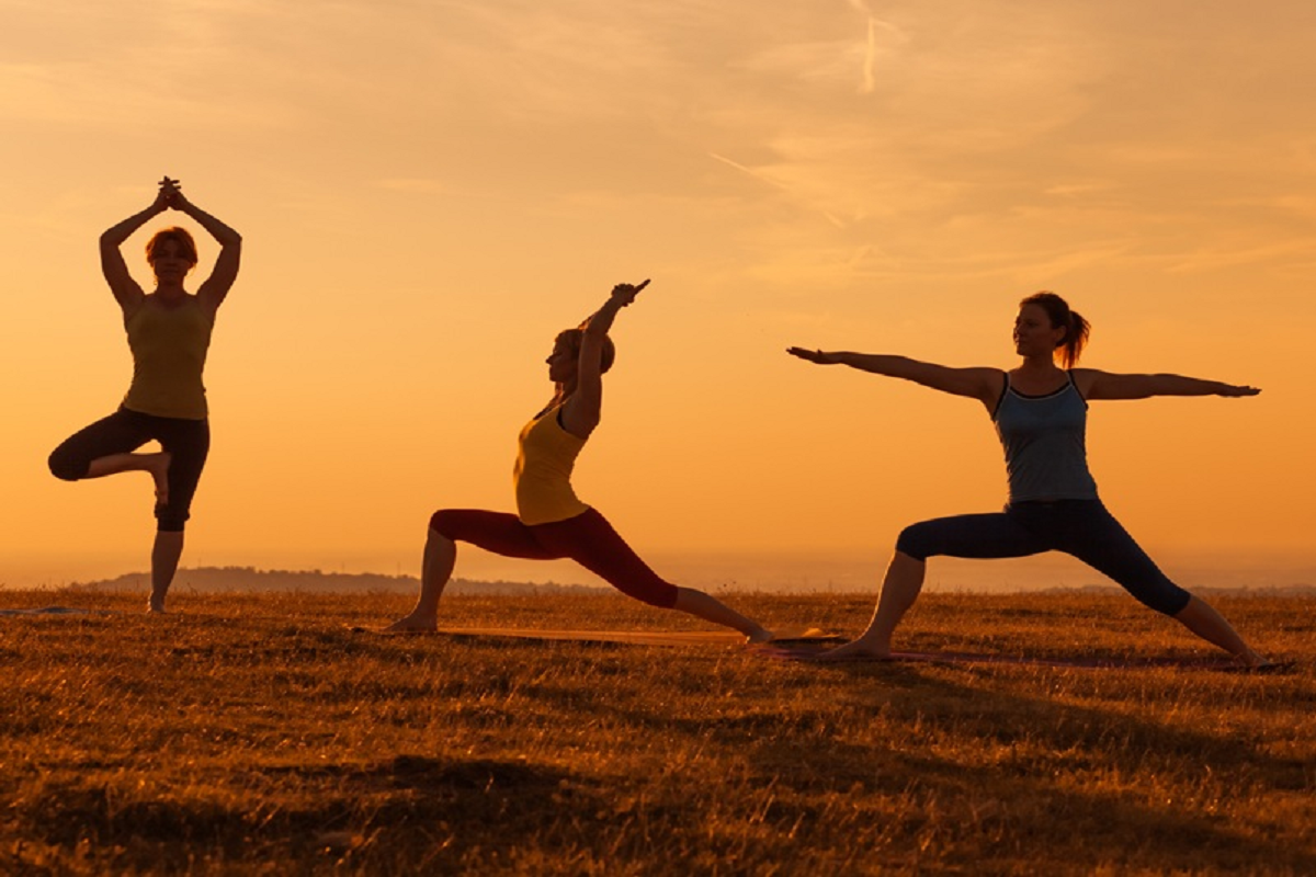 Health Tips: रोजाना व्यायाम करके 50 में 25 के लगेंगे दिखने, जानिए और कैसे लाभकारी है योग-क्रिया?