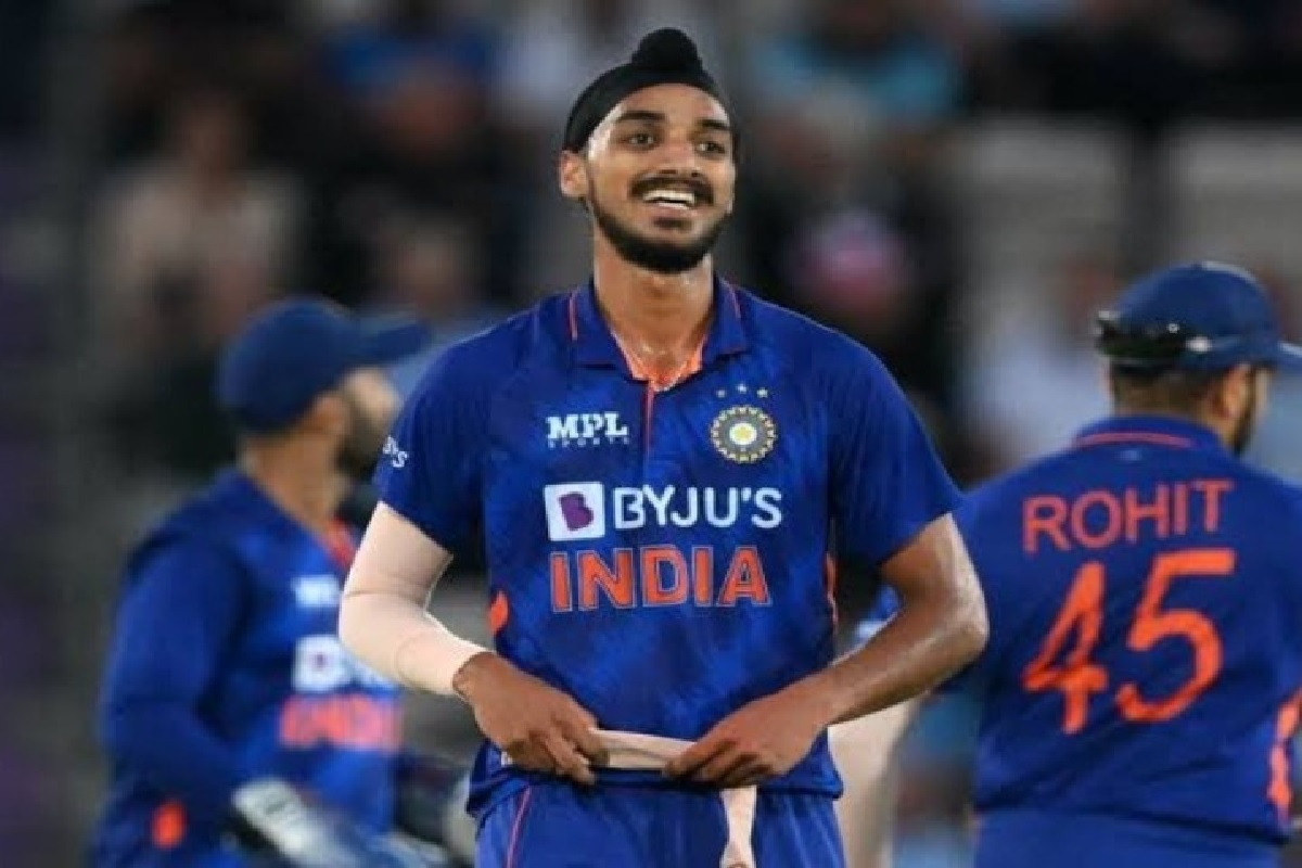 T20 World Cup 2022: बेटे के चयन पर खुश नजर आएं अर्शदीप सिंह के माता-पिता, खालिस्तानी बताए जाने पर दी कुछ ऐसी प्रतिक्रिया