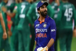 Asia Cup 2022: एशिया कप के बीच टीम इंडिया को लगा तगड़ा झटका, रविंद्र जडेजा हुए टीम से बाहर  