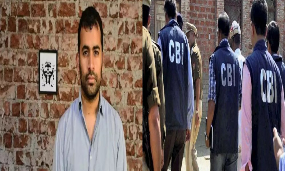 Delhi: शराब घोटाला केस में हुई पहली गिरफ्तारी, CBI ने आरोपी विजय नायर को किया गिरफ्तार