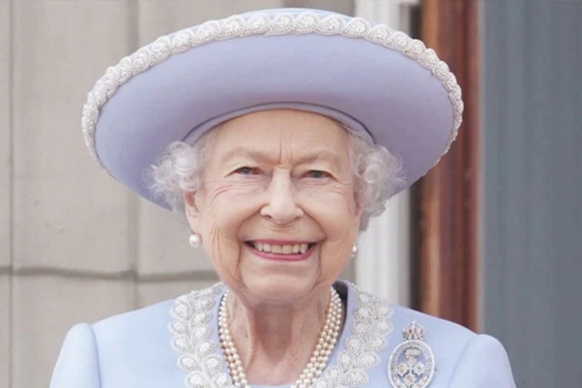 Queen Elizabeth II: ब्रिटेन की महारानी एलिजाबेथ द्वितीय का 96 साल में निधन, जानिए क्वीन के बाद कौन बनेगा नया उत्तराधिकारी