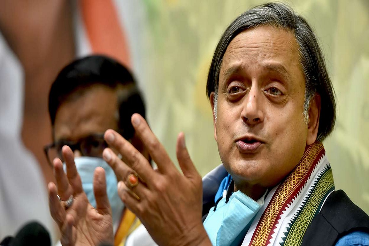 Shashi Tharoor : केरल दौरे पर पहुंचे शशि थरूर तो उठने लगे सवाल, क्या कांग्रेस के साथ केरल में होने वाला है खेला?