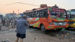 J&K Blast: जम्मू-कश्मीर के ऊधमपुर में 8 घंटे के भीतर खाली बसों में एक के बाद एक जोरदार धमाके, दो लोग घायल