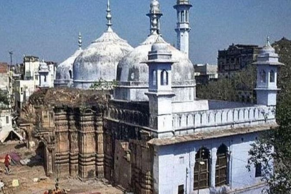 Varanasi Gyanvapi Masjid: ज्ञानवापी मामले में हिंदू पक्ष को बड़ा झटका, कार्बन डेटिंग की मांग हुई खारिज, जिला कोर्ट का फैसला