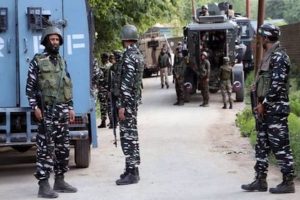 Jammu-Kashmir: कश्मीरी पंडित फिर निशाने पर, शोपियां में आतंकियों ने घर में घुसकर पूरन कृष्ण को मारी गोली