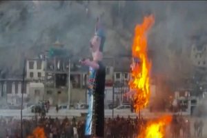पूरे देश में मनाया गया ‘असत्य पर सत्य’ की जीत का जश्न, दिल्ली से लेकर पंजाब तक धूं-धूं कर जल उठा रावण का पुतला