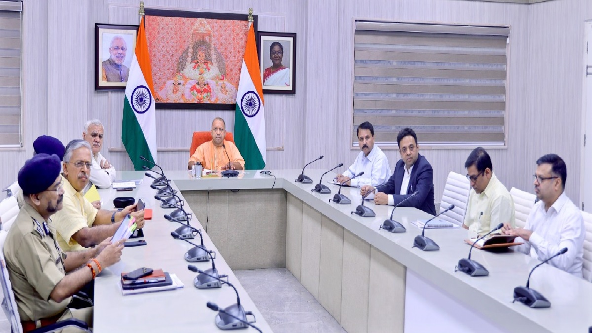 Deepotsav: सीएम योगी ने अयोध्या में दीपोत्सव के लिए की समीक्षा बैठक, कहा- इस बार ऐतिहासिक मौका