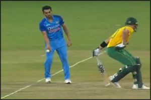 Deepak Chahar: भारत और साउथ अफ्रीका के बीच खेले गए अंतिम मैच में दीपक चाहर की दरियादिली देख फैंस हुए खफा, सोशल मीडिया पर छिड़ी बहस