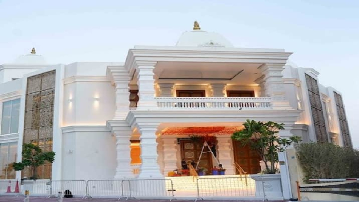 Hindu Temple In Dubai: हिंदू समुदाय के लिए आज गर्व का दिन, दुबई में खुलेगा भव्य मंदिर, देखिए Photos और Video
