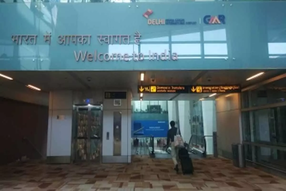 Bomb Threat Delhi : रूस की राजधानी मास्को से दिल्ली आ रहे विमान में बम होने की सूचना से मचा हड़कंप, हाई अलर्ट पर दिल्ली एयरपोर्ट