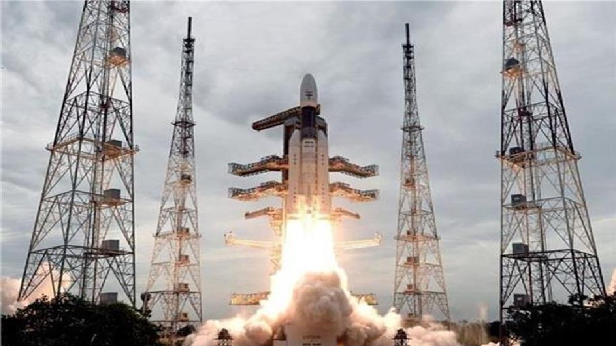 ISRO Creates History: एक ही रॉकेट से 36 उपग्रह लॉन्च कर इसरो ने रचा इतिहास, जानिए आखिर क्यों खास है ये अंतरिक्षयान
