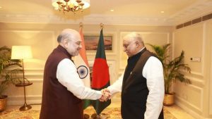 Amit Shah: अमित शाह ने की बांग्लादेश के गृह मंत्री से मुलाकात, उठाया हिंदुओं पर हमले का मुद्दा
