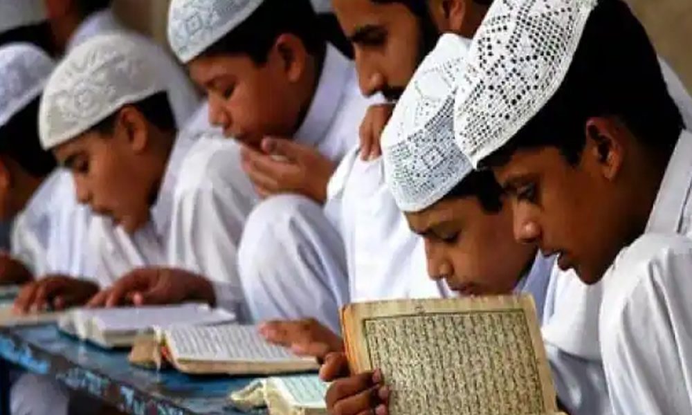 Assam: असम के मदरसों पर गिरी गाज, राज्य सरकार ने दिया ये आदेश
