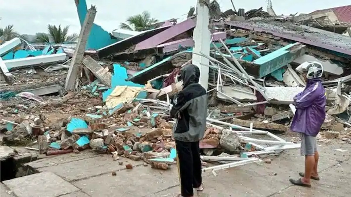 Indonesia Earthquake: भूकंप से दहला इंडोनेशिया, अब तक 44 की मौत, 300 लोग जख्मी