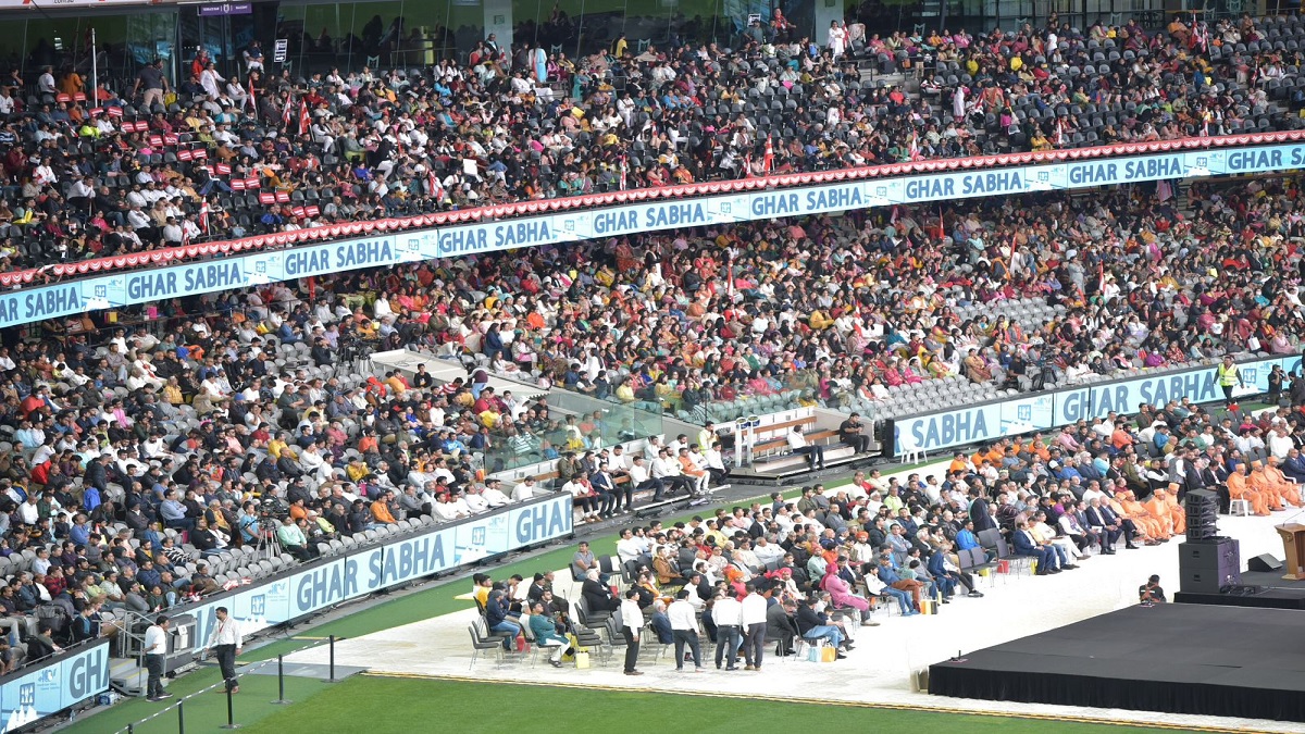 PSM 100: प्रमुख स्वामी महाराज के शताब्दी समारोह के मौके पर रंगारंग कार्यक्रम से खिला मेलबर्न स्टेडियम, मैदान में खचाखच भरे लोग