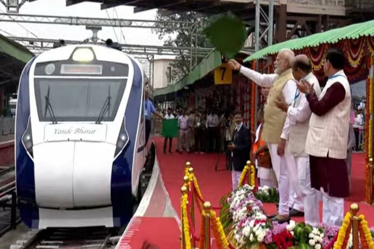Vande Bharat Train : पांचवी वंदे भारत एक्सप्रेस के रूप में दक्षिण भारत को दी पीएम मोदी ने सौगात, जानें ट्रेन का टाइम टेबल और रूट