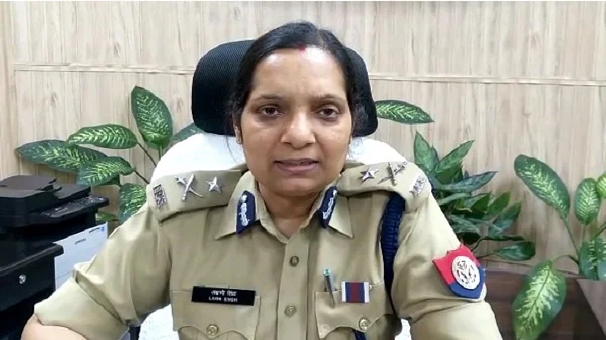 Noida Police Commissioner: पति बीजेपी विधायक, बेस्ट प्रोबेशनर रहीं, ऐसी हैं नोएडा की नई पुलिस कमिश्नर लक्ष्मी सिंह