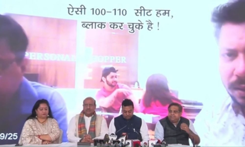 Corruption In Ticket Distribution: बीजेपी ने फिर जारी किया केजरीवाल की पार्टी के खिलाफ स्टिंग ऑपरेशन, बड़े नेताओं पर टिकट बंटवारे के लिए रकम लेने का आरोप