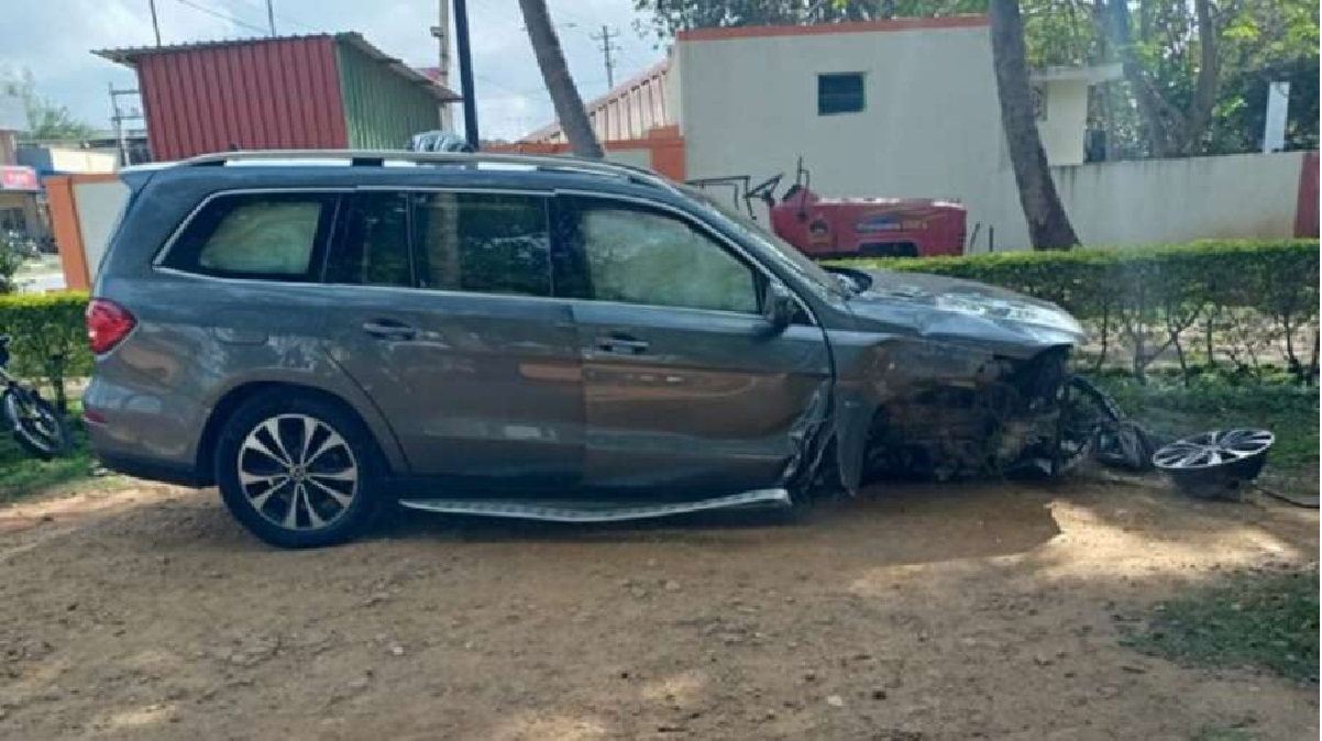 PM Modi brother car accident