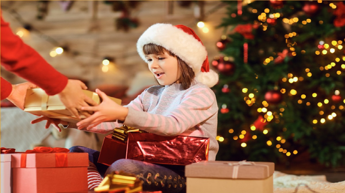 Merry Christmas 2022: बच्चों के लिए क्रिसमस को बनाना है स्पेशल, तो उन्हें दें ये खास गिफ्ट्स