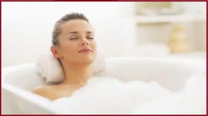 Winter Bath Tips: नहाने के पानी में 1 चम्मच मिला लें ये एक चीज, चमक उठेगी स्किन