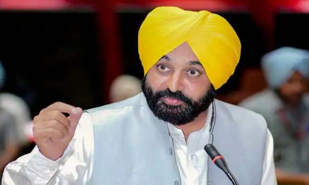 Punjab Politics: पंजाब में कुछ बड़ा होने वाला है!, सीएम भगवंत मान ने मंत्री कुलदीप धालीवाल से ले लिया विभाग, 21 आईपीएस का भी किया ट्रांसफर