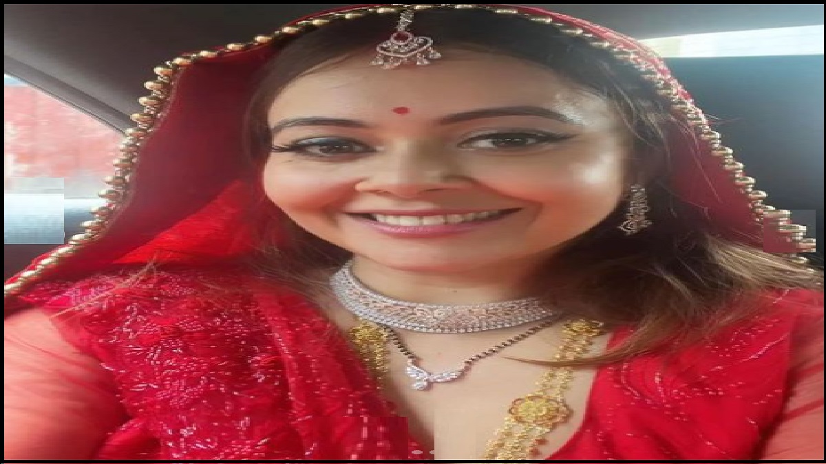 Devoleena Bridal Look: लाल जोड़ा, गले में मंगलसूत्र और मांग में सिंदूर ने देवोलीना के लुक को किया कंपलीट, जानिए खुद की शादी में कैसे तैयार हुई एक्ट्रेस