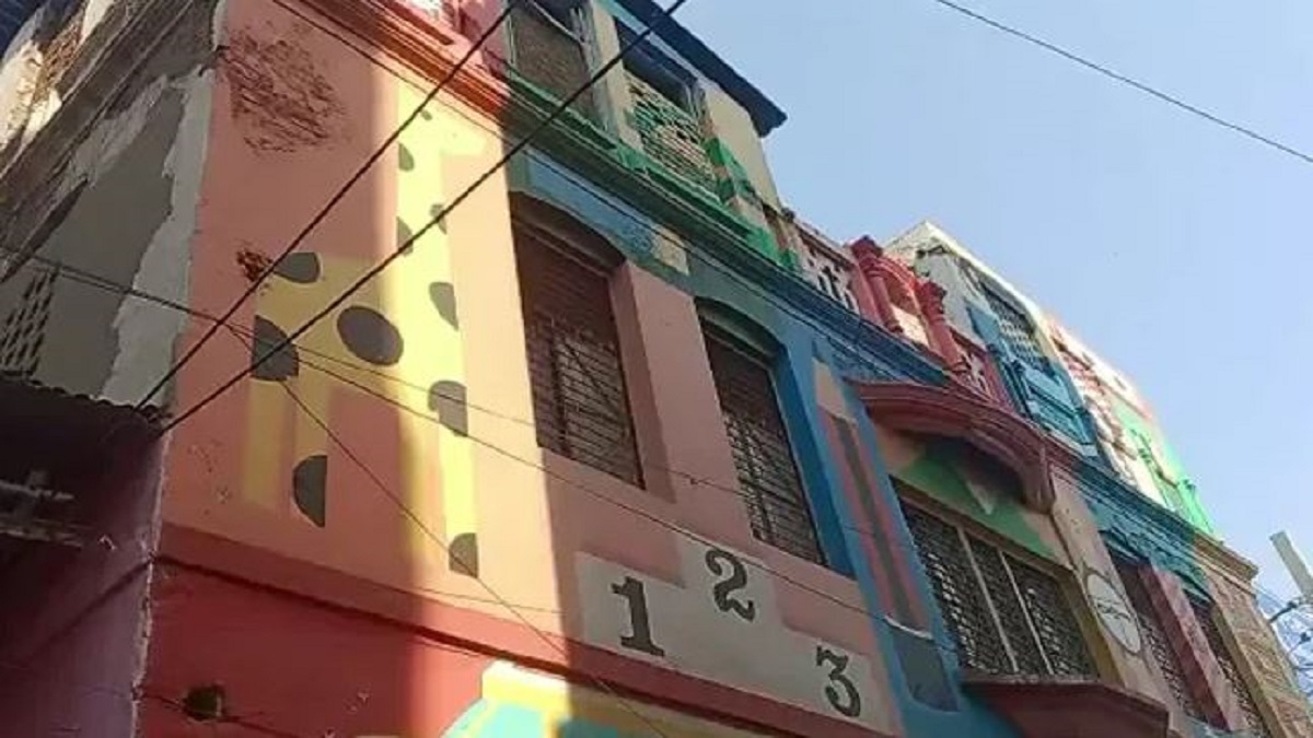 Delhi News : हैवान बनी टीचर ने 5वीं क्लास की छात्रा को स्कूल की पहली मंजिल से फेंका, बच्ची की हालत गंभीर