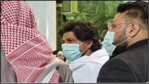#ShahRukhKhan: पूरी हुई शाहरुख खान की सालों पुरानी इच्छा, सफेद चादर लपेट सादगी से किया उमराह, जीत लिया दिल