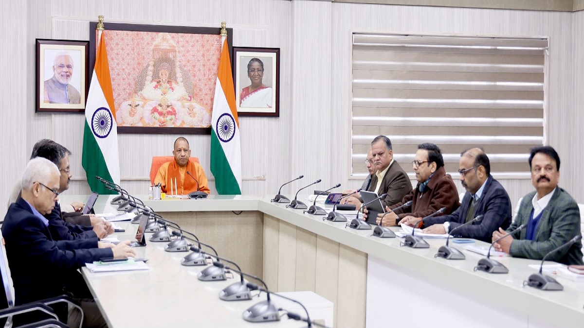 Uttar Pradesh: CM योगी का निर्देश, गोशालाओं के लिए बनाएं सेल्फ सस्टेनेबल मॉडल